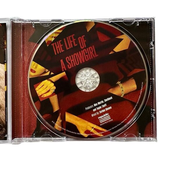 The Life of a Showgirl CD – It’s Frightening Edition – New Unsealed - Picture 4 of 4